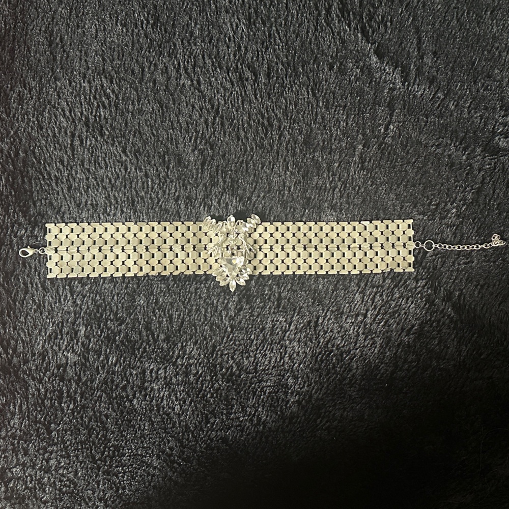 Silver Floral necklace